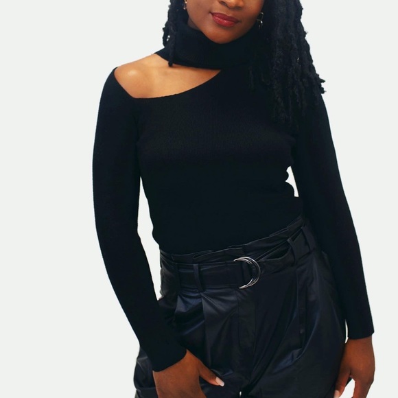 Black turtle neck sweater - Picture 2 of 4